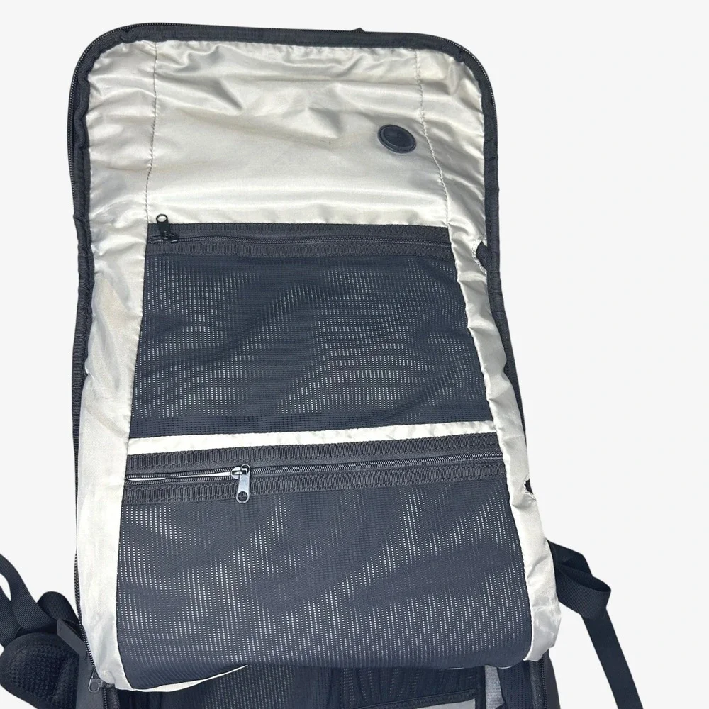 Nomatic Travel Pack Backpack 20L Expands to 24L Tech Laptop Carry On Black